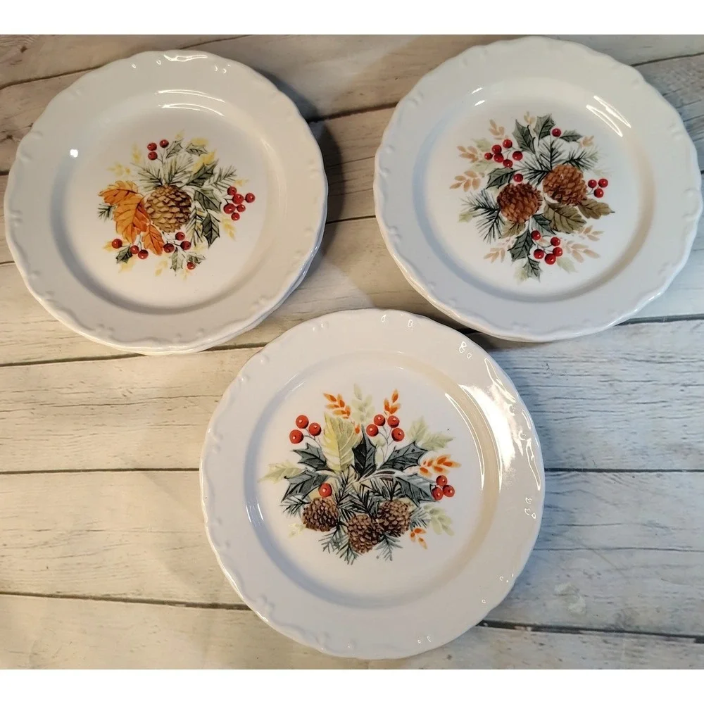 Gibson pinecones holly
